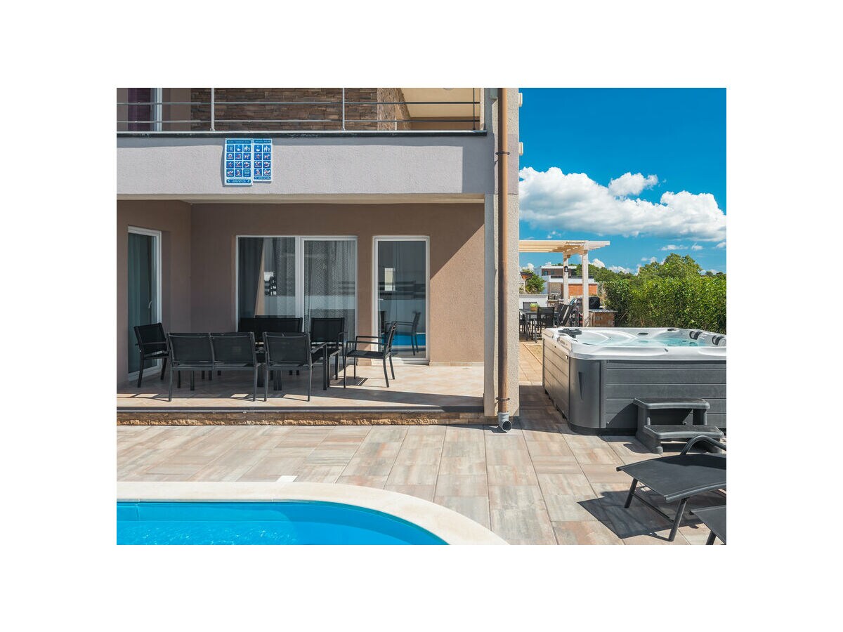 Villa Vodnjan with pool, whirpool, ... - Outdoor photo 4