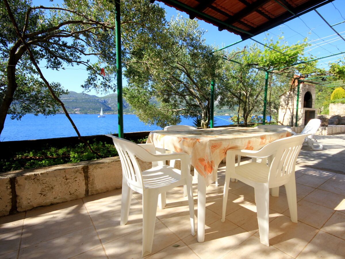 Apartment Two bedroom apartment near beach Tri Žala, Korčula A-174-d