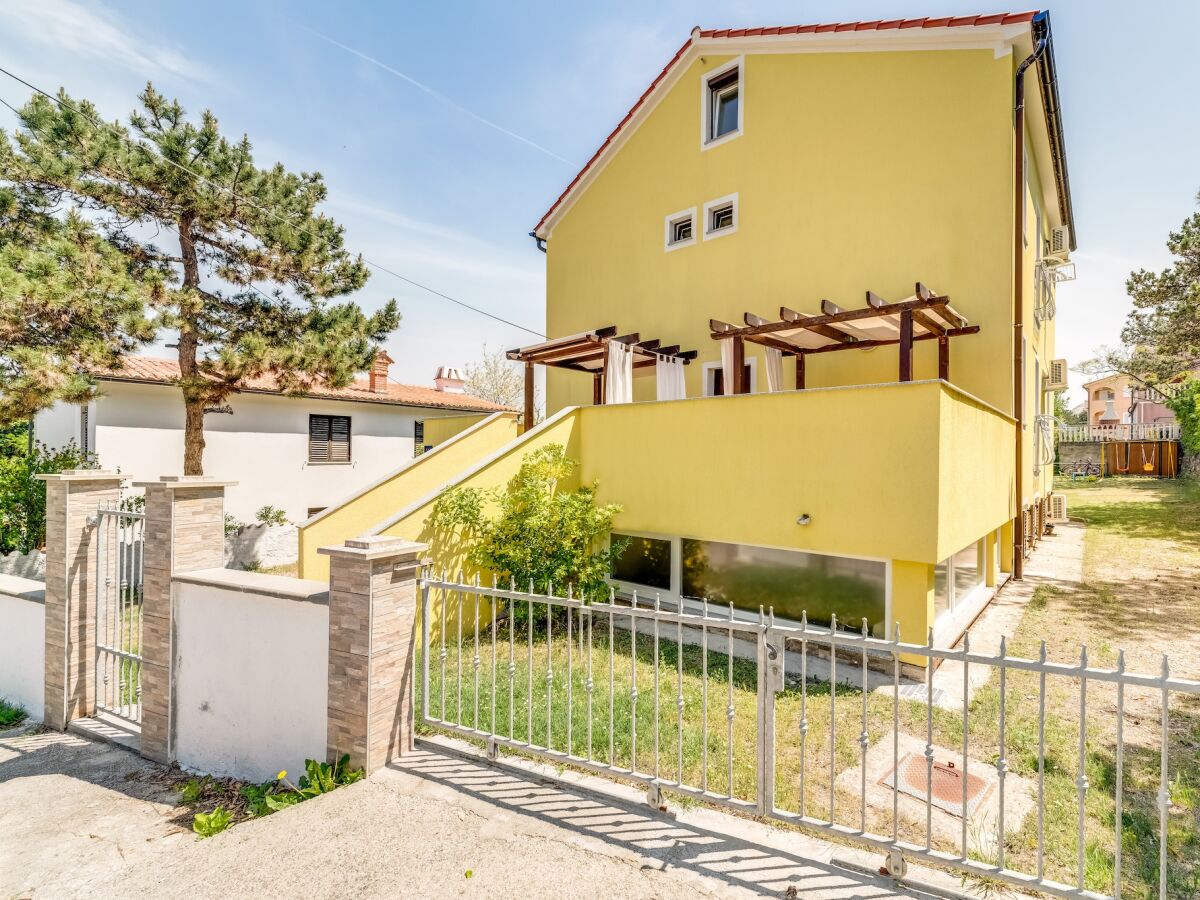 Apartment Two bedroom apartment with air-conditioning Baška, Krk A-22048-a - Outdoor photo 3