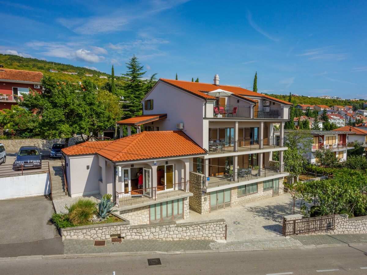 Apartment One bedroom apartment with terrace and sea view Crikvenica A-22283-a