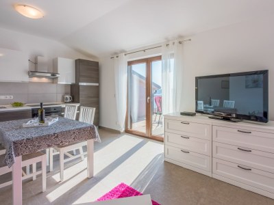 Apartment One bedroom apartment with terrace and sea view Crikvenica A-22283-a - Outdoor photo 9