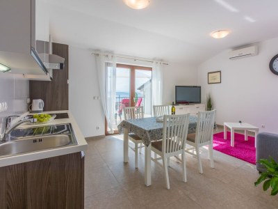 Apartment One bedroom apartment with terrace and sea view Crikvenica A-22283-a - Outdoor photo 10