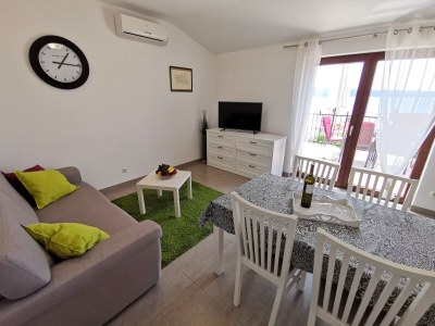 Apartment One bedroom apartment with terrace and sea view Crikvenica A-22283-b - Outdoor photo 8