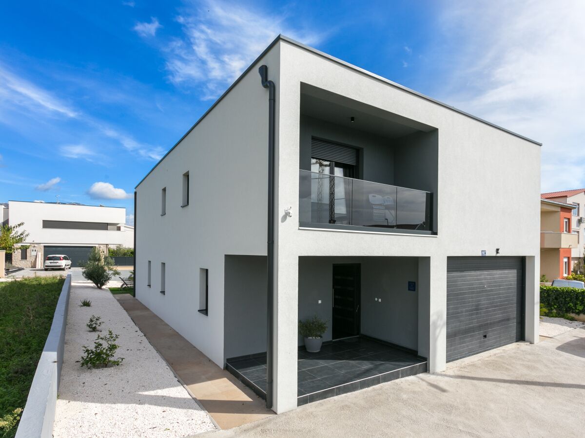 Holiday house Comfortable and spacious house with terrace Kaštel Štafilić, Kaštela K-23486 - Outdoor photo 4