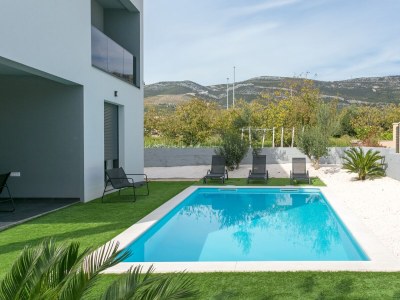 Holiday house Comfortable and spacious house with terrace Kaštel Štafilić, Kaštela K-23486 - Outdoor photo 11