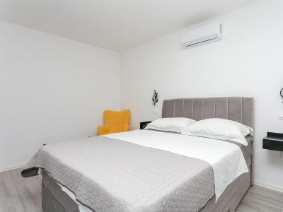 Holiday house Comfortable and spacious house with terrace Kaštel Štafilić, Kaštela K-23486 - Outdoor photo 37