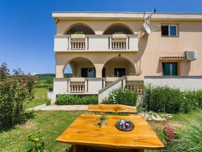 Apartment Two bedroom apartment with terrace Ljubač, Zadar A-24394-b in Razanac - Apartment