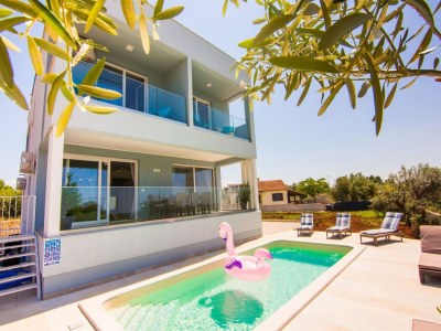 Villa Villa mit Pool und Meerblick in Fazana - Horizont - Outdoor photo 5