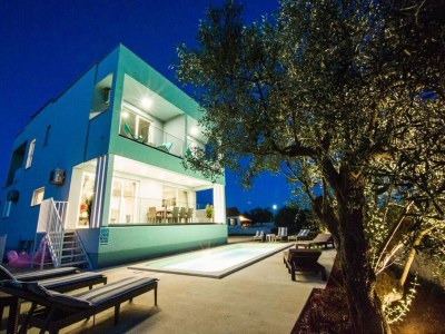 Villa Villa mit Pool und Meerblick in Fazana - Horizont - Outdoor photo 10