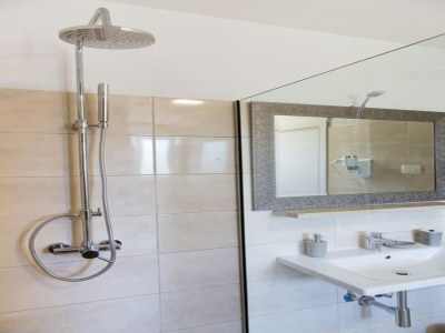 Villa Villa mit Pool und Meerblick in Fazana - Horizont - Features photo 28