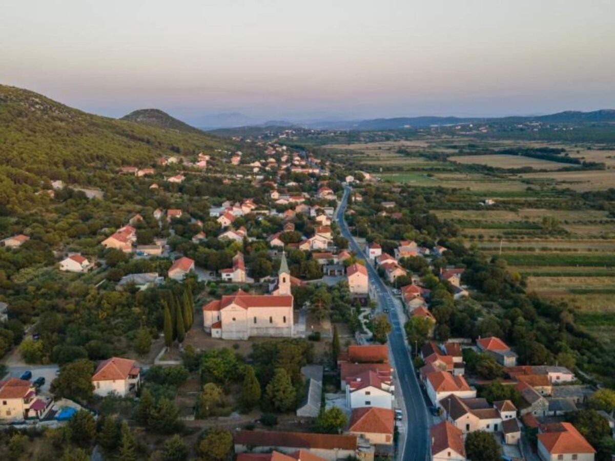 Holiday house The Grandfather Villa – Heated Pool Retreat - Outdoor photo 5