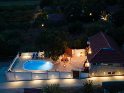 Holiday house The Grandfather Villa – Heated Pool Retreat - Outdoor photo 3