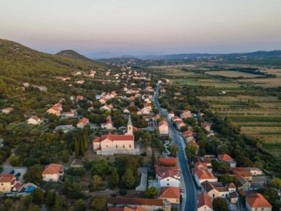 Holiday house The Grandfather Villa – Heated Pool Retreat - Outdoor photo 5