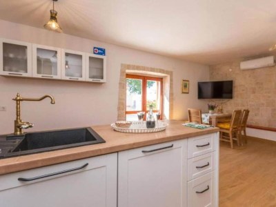 Holiday house The Grandfather Villa – Heated Pool Retreat - Features photo 14