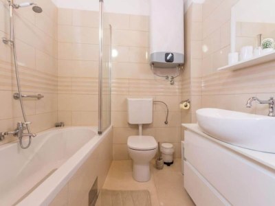 Holiday house The Grandfather Villa – Heated Pool Retreat - Features photo 21