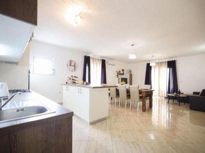 Holiday house Villa Maja - Three bedroom villa with pool - Features photo 20