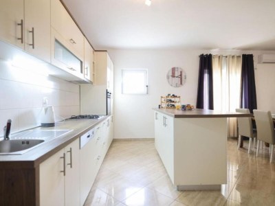 Holiday house Villa Maja - Three bedroom villa with pool - Features photo 25