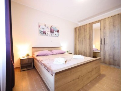 Holiday house Villa Maja - Three bedroom villa with pool - Features photo 27