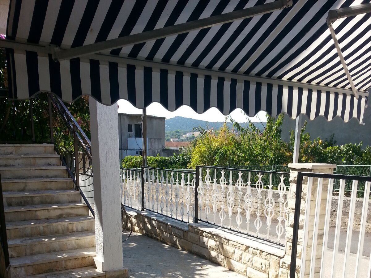 Apartment Studio flat with terrace Vinišće, Trogir AS-12637-a - Outdoor photo 4