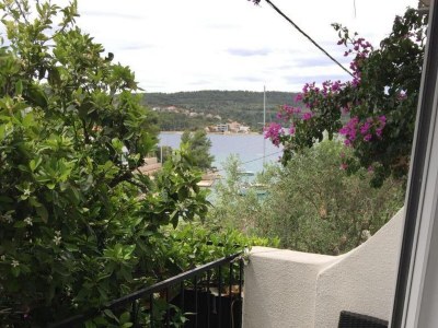 Apartment Three bedroom apartment with balcony and sea view Nečujam, Šolta A-13884-b - Outdoor photo 20