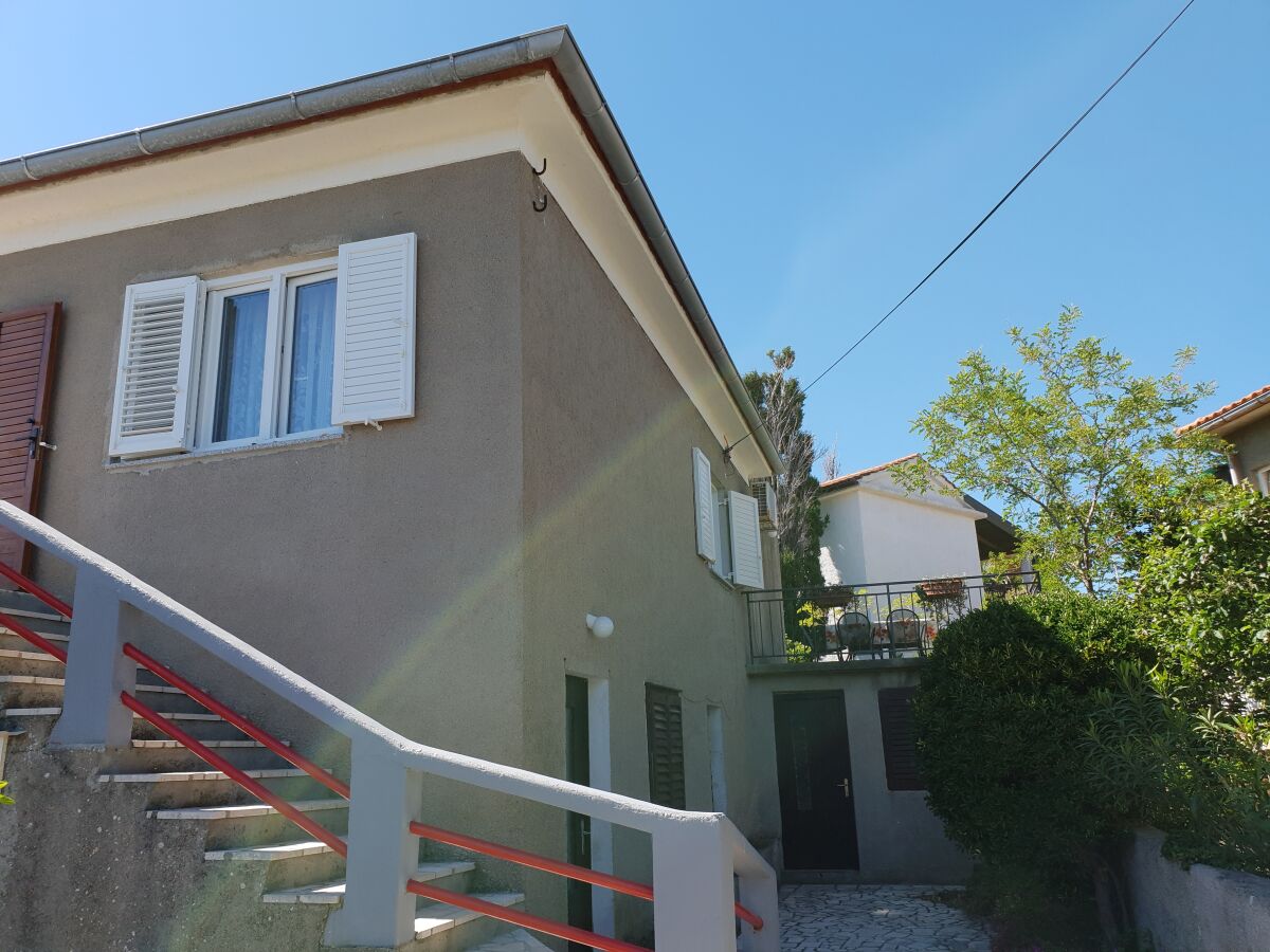 Apartment Three bedroom apartment with terrace and sea view Šilo, Krk A-18703-a - Outdoor photo 4