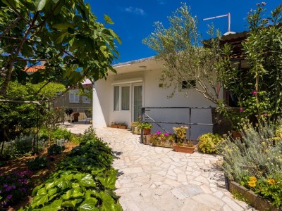 Apartment Three bedroom apartment with terrace and sea view Šilo, Krk A-18703-a - Outdoor photo 5