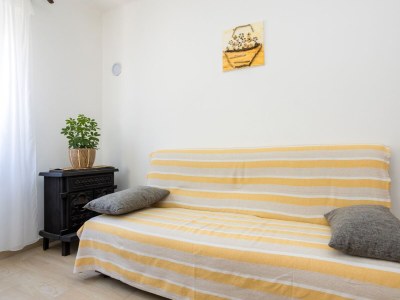 Apartment Three bedroom apartment with terrace and sea view Šilo, Krk A-18703-a - Outdoor photo 12