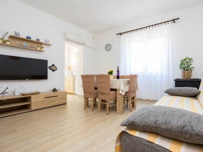 Apartment Three bedroom apartment with terrace and sea view Šilo, Krk A-18703-a - Outdoor photo 14