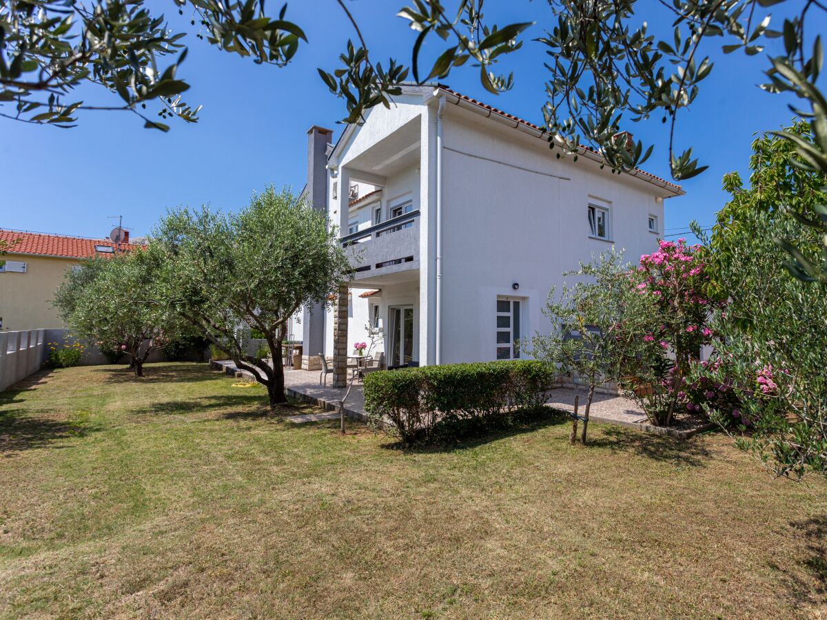 Apartment One bedroom apartment with balcony Baška, Krk A-18818-c - Outdoor photo 2