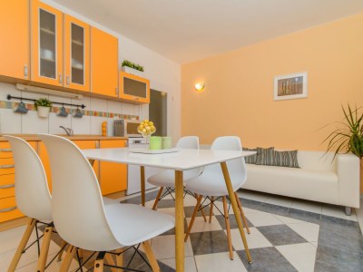 Apartment Two bedroom apartment with terrace and sea view Okrug Gornji, Čiovo A-18827-d - Outdoor photo 24