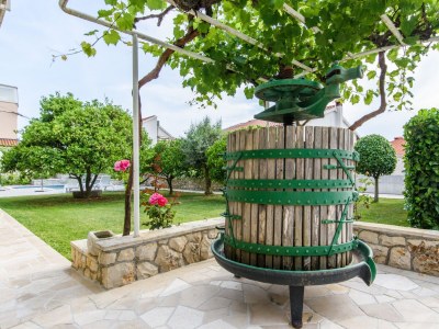 Apartment One bedroom apartment with terrace Okrug Gornji, Čiovo A-18827-e - Outdoor photo 16