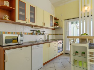 Apartment One bedroom apartment with balcony and sea view Okrug Gornji, Čiovo A-18827-c - Outdoor photo 26