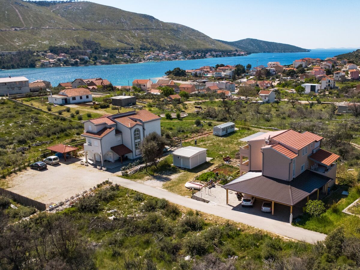 Apartment Two bedroom apartment with balcony and sea view Grebaštica, Šibenik A-24046-a