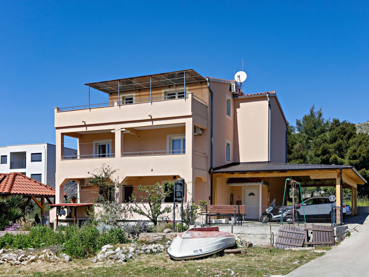 Apartment Two bedroom apartment with balcony and sea view Grebaštica, Šibenik A-24046-a - Outdoor photo 4