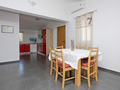 Apartment Two bedroom apartment with balcony and sea view Grebaštica, Šibenik A-24046-a - Outdoor photo 16