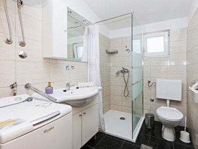 Apartment Two bedroom apartment with balcony and sea view Grebaštica, Šibenik A-24046-a - Outdoor photo 25