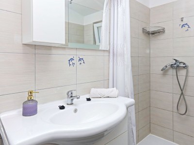 Apartment Two bedroom apartment with balcony and sea view Grebaštica, Šibenik A-24046-a - Outdoor photo 27