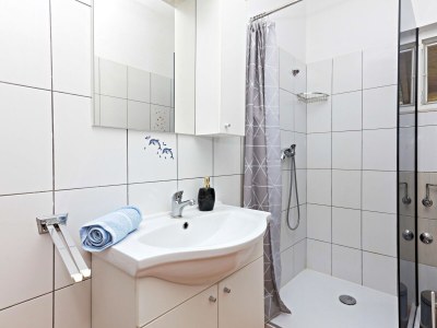 Apartment One bedroom apartment with balcony and sea view Grebaštica, Šibenik A-24046-b - Outdoor photo 24