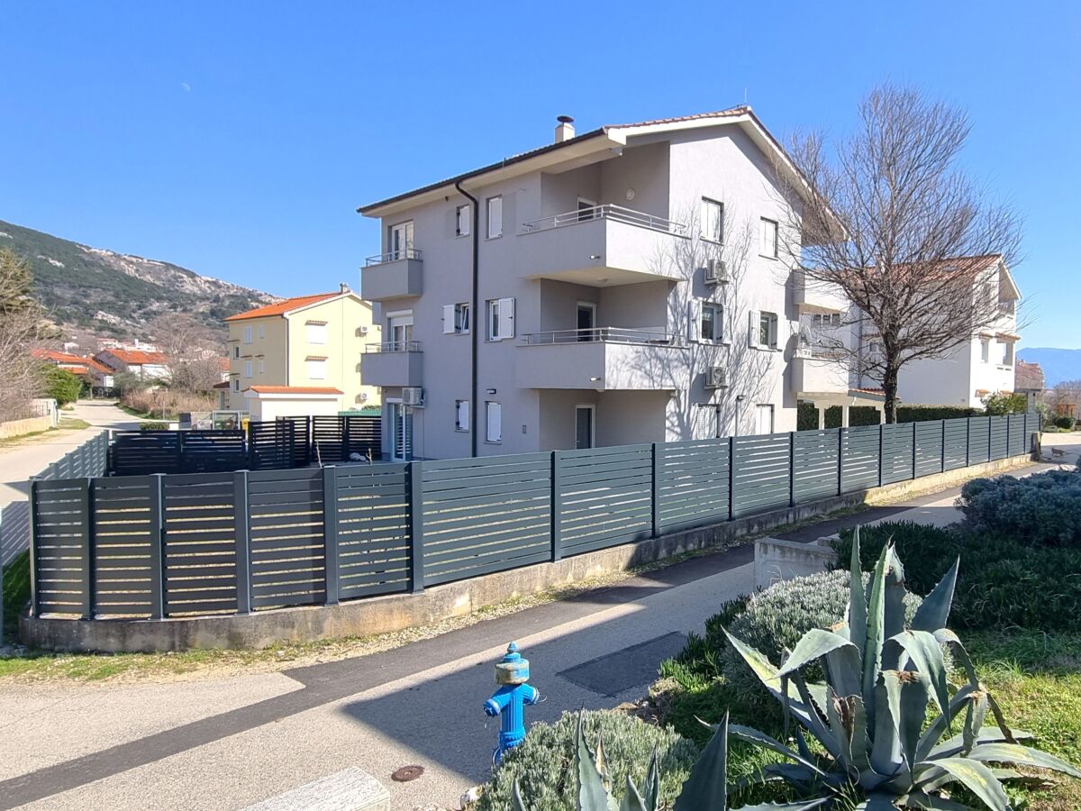 Apartment Three bedroom apartment with terrace Baška, Krk A-24147-a