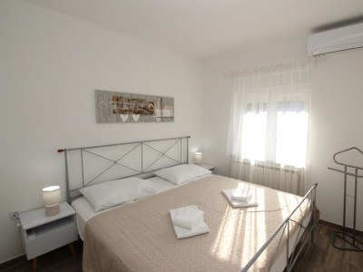 Apartment Two bedroom apartment with terrace and sea view Punat, Krk A-24183-a - Outdoor photo 12