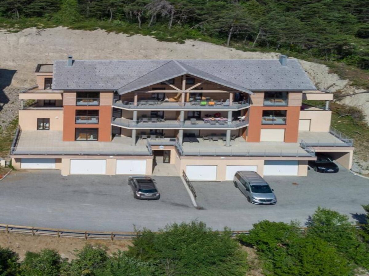 Apartment Cozy Group Stay with a Fireplace - Outdoor photo 4