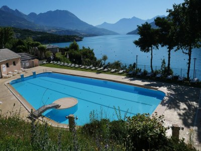 Apartment Cozy Group Stay with a Fireplace - Outdoor photo 2