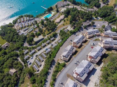 Apartment Cozy Group Stay with a Fireplace - Environment photo 14