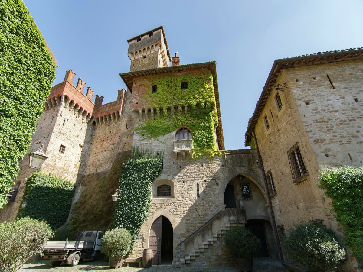 Castle Guest House in Monferrato with Wine Tasting