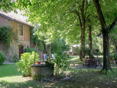 Castle Guest House in Monferrato with Wine Tasting - Outdoor photo 8