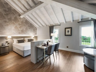 Holiday house Villa in Italy with Infinity Pool & Spa - Features photo 11