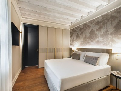 Holiday house Villa in Italy with Infinity Pool & Spa - Features photo 15