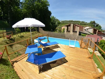 Apartment Holiday Home in Lucca with Pool & Garden - Outdoor photo 11