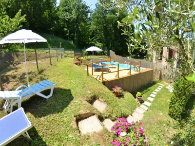 Apartment Holiday Home in Lucca with Pool & Garden - Outdoor photo 12