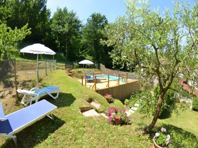 Apartment Holiday Home in Lucca with Pool & Garden - Outdoor photo 14